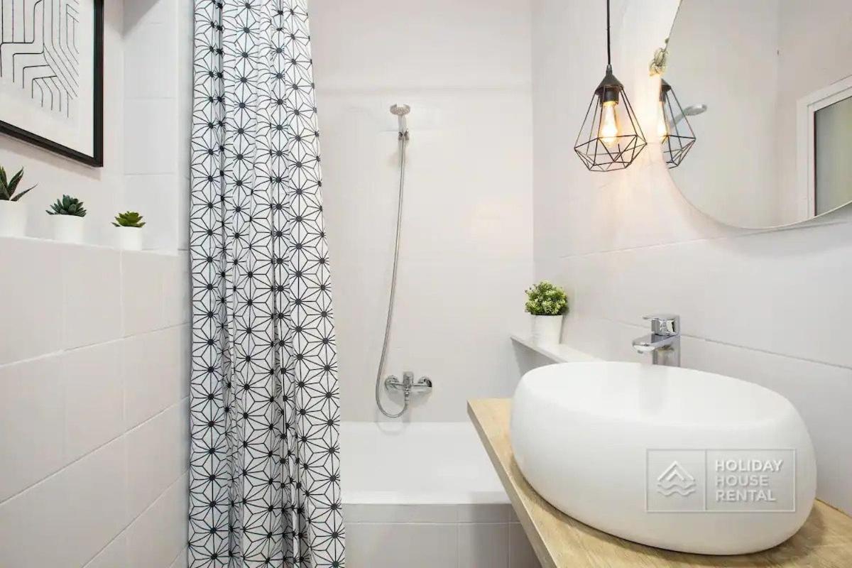 סאלו Cosy 3-Bedroom Apartment For 6-8 People Just 50M From The Beach מראה חיצוני תמונה